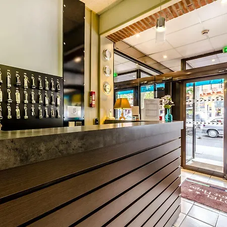 维克多雨果酒店 酒店 2*