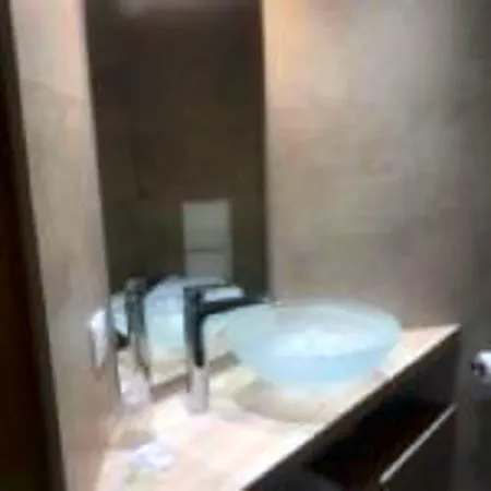 Hotel Victor Hugo 2*