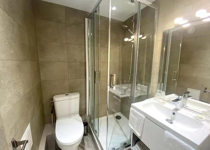 Hotel Victor Hugo 2*