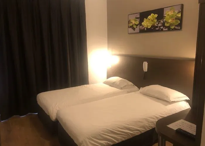 Victor Hugo Hotel 2*