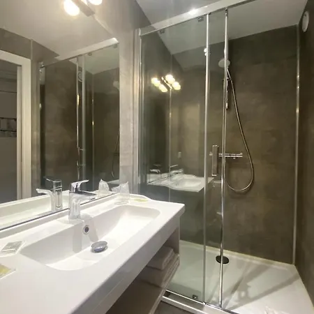 Hotell Victor Hugo 2*