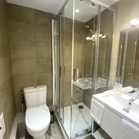 Hotell Victor Hugo 2*