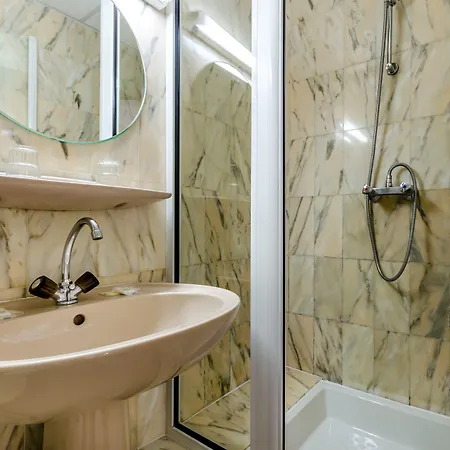 Victor Hugo Hotell 2*