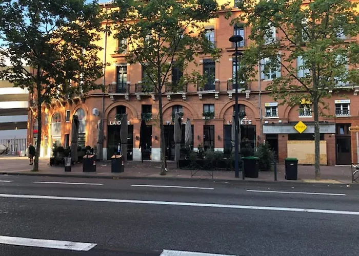 Victor Hugo Hotel 2*